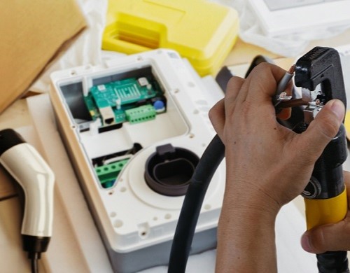 Geras Enerji, enerji çözümleri, elektrik taahhüt, elektrik projeleri,
dağıtım transformatörleri, yağlı tip transformatör, kuru tip transformatör,
YG anahtarlama ürünleri, metal mahfazalı hücre, RMU, kompakt trafo merkezleri,
alçak gerilim panoları, AG panoları, OG kabloları, enerji kabloları,
havai iletkenler, kablo taşıma sistemleri, kablo kanalları, busbar sistemleri,
topraklama sistemleri, led-bus aydınlatma, enerji altyapı çözümleri,
DC araç şarj üniteleri, EV şarj istasyonu, Wat şarj cihazı,
Schneider EVlink Pro, Siemens Sicharge, şarj istasyonu kurulumu,
şarj istasyonu teknik servis, elektrik taahhüt hizmetleri, enerji projeleri